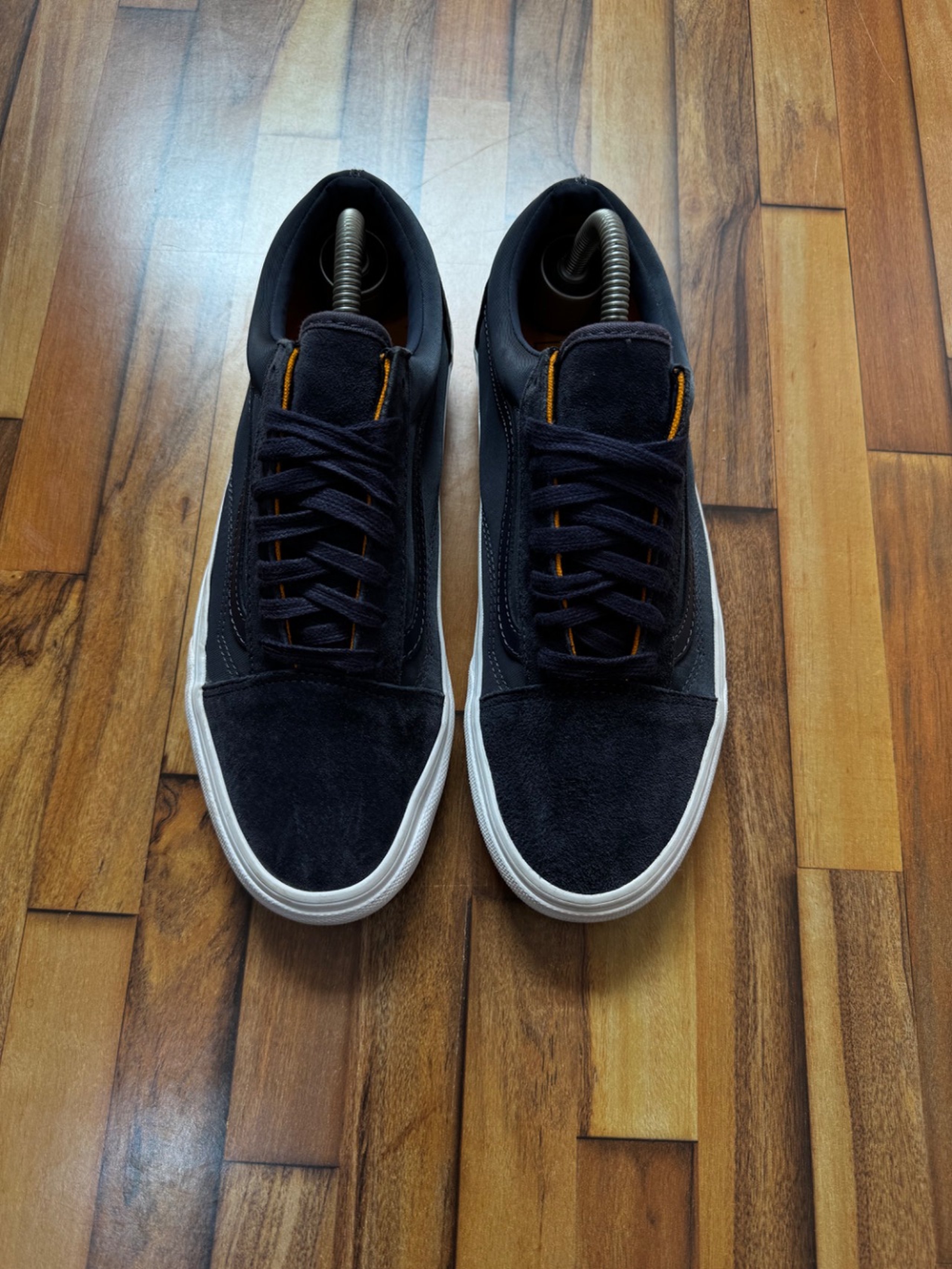 VANS OFF THE WALL