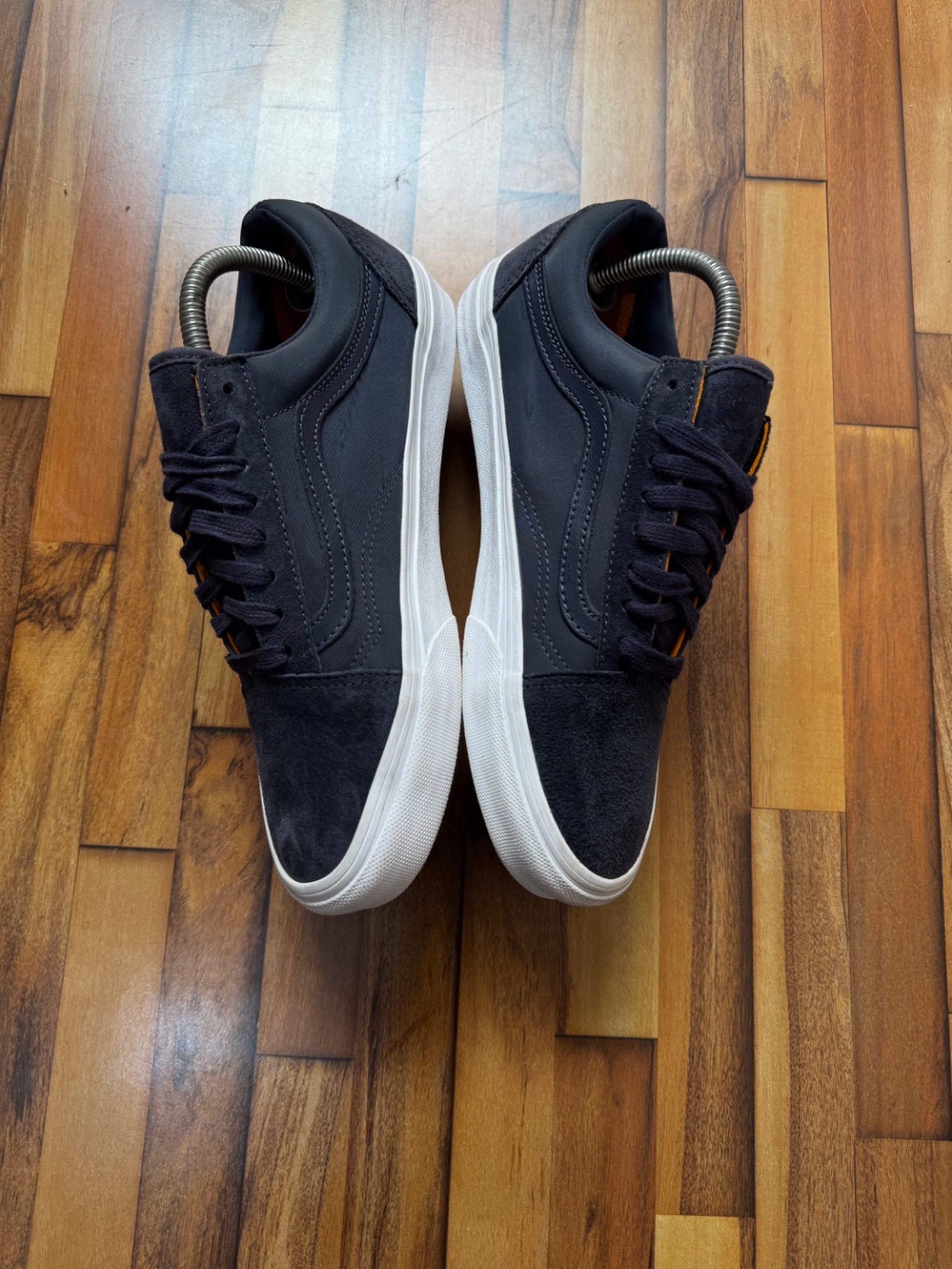 VANS OFF THE WALL