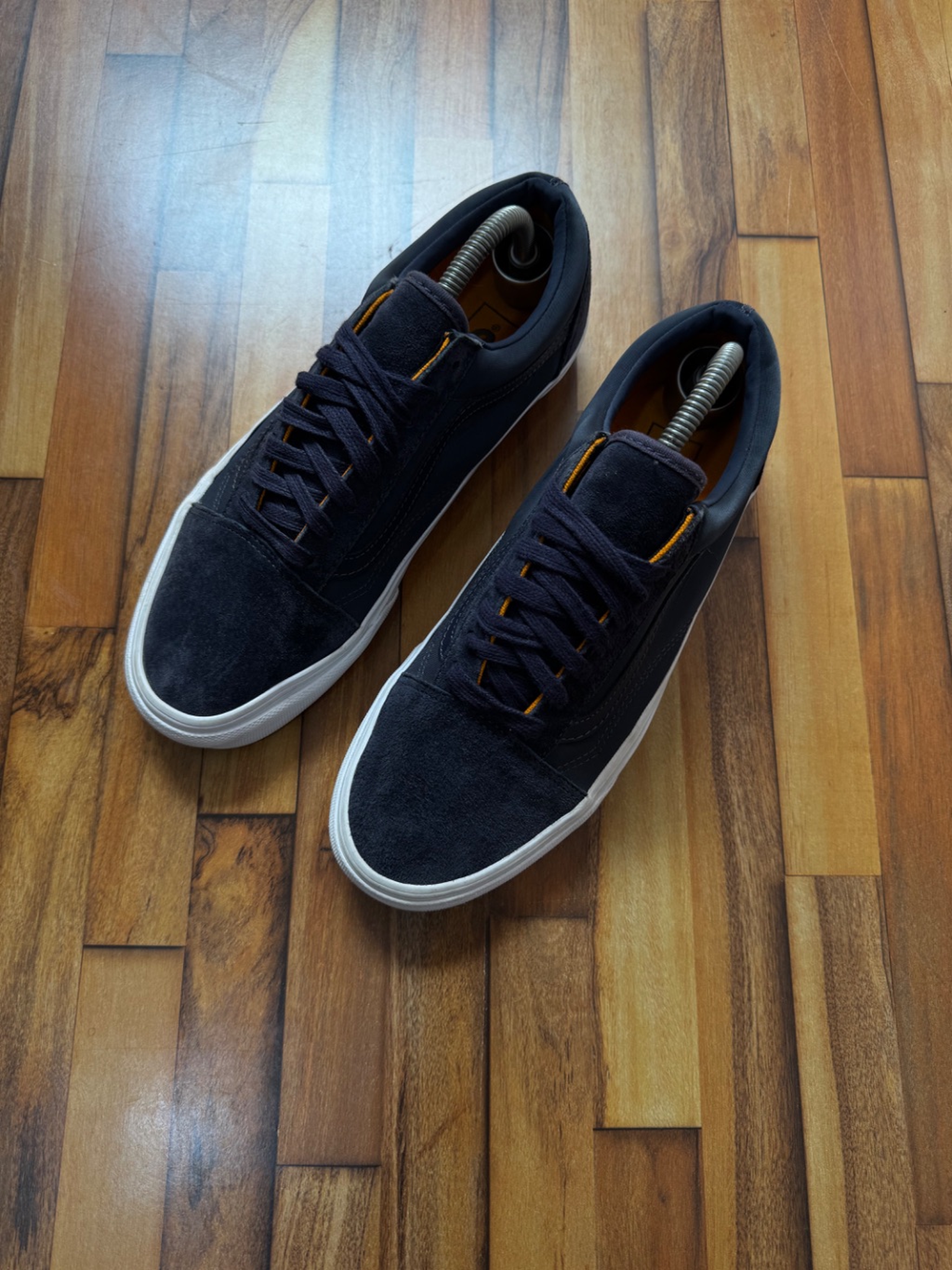 VANS OFF THE WALL