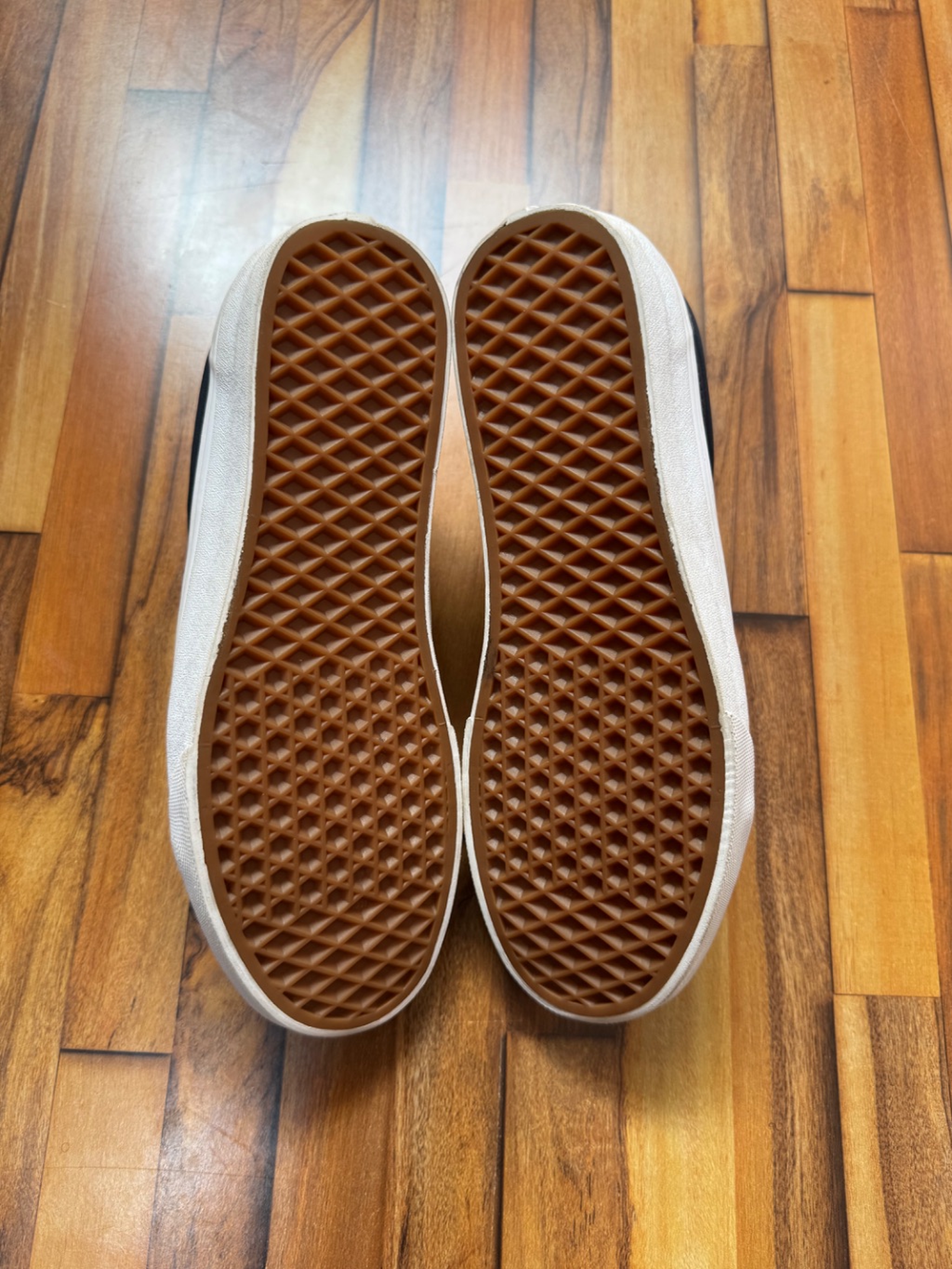 VANS OFF THE WALL