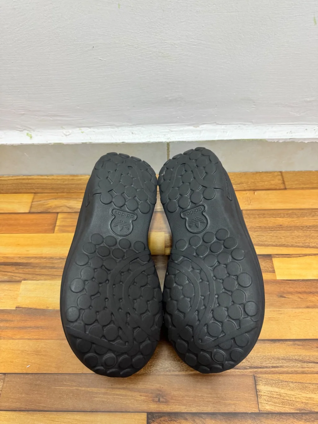 ADIDAS MULES 🖤