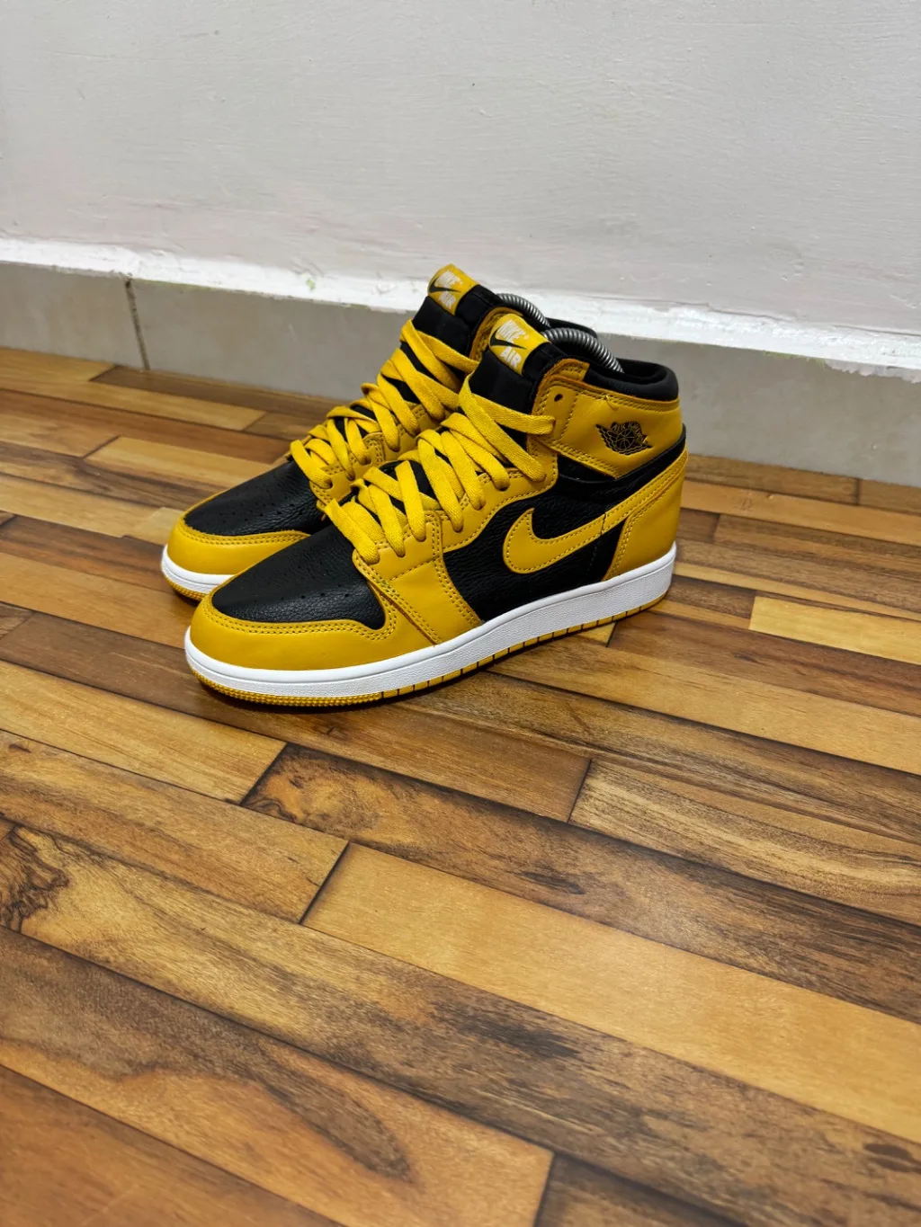AIR JORDAN 1 HIGH TOP 💛
