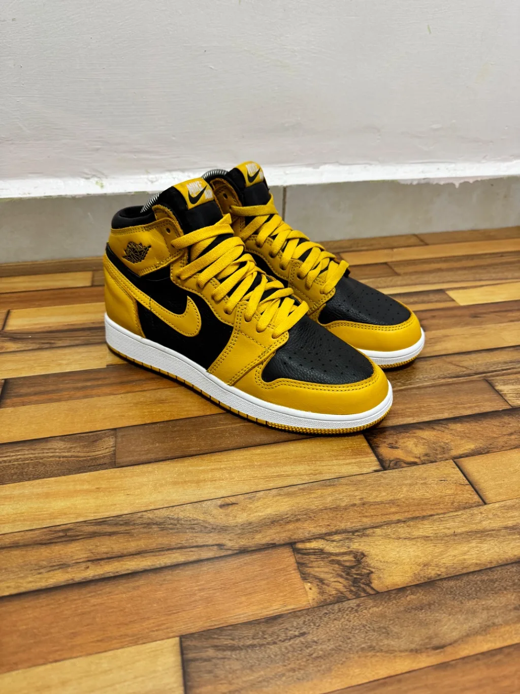 AIR JORDAN 1 HIGH TOP 💛