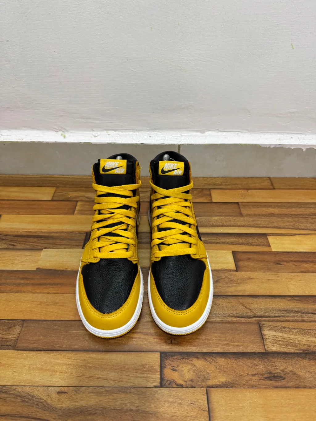 AIR JORDAN 1 HIGH TOP 💛