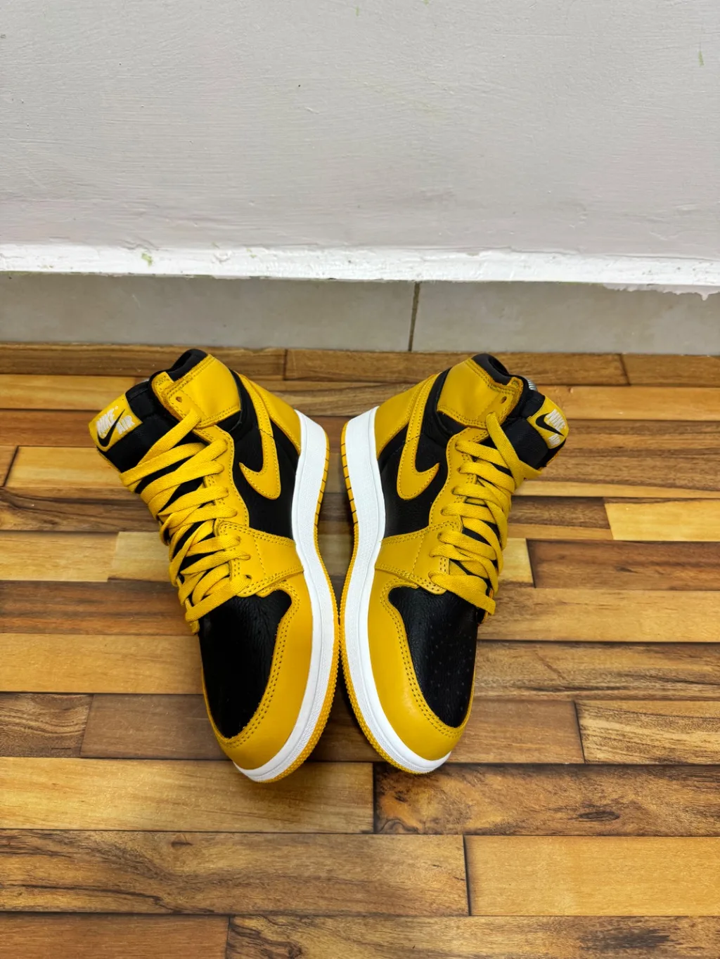 AIR JORDAN 1 HIGH TOP 💛