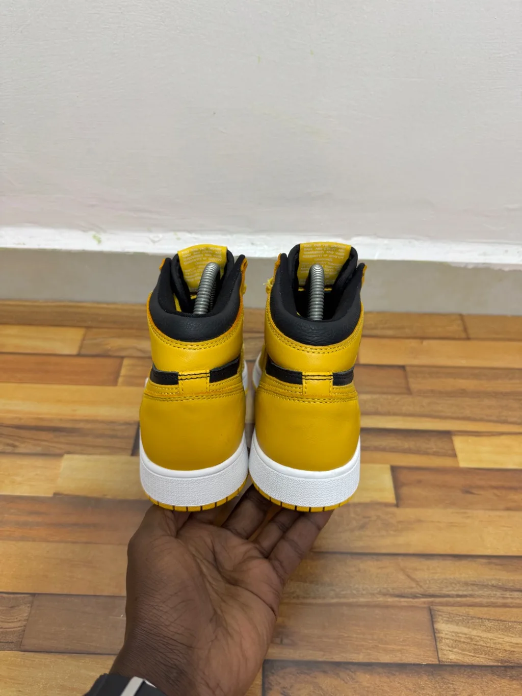 AIR JORDAN 1 HIGH TOP 💛