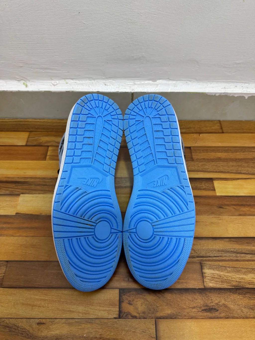 AIR JORDAN 1 HIGH TOP UNIVERSITY BLUE