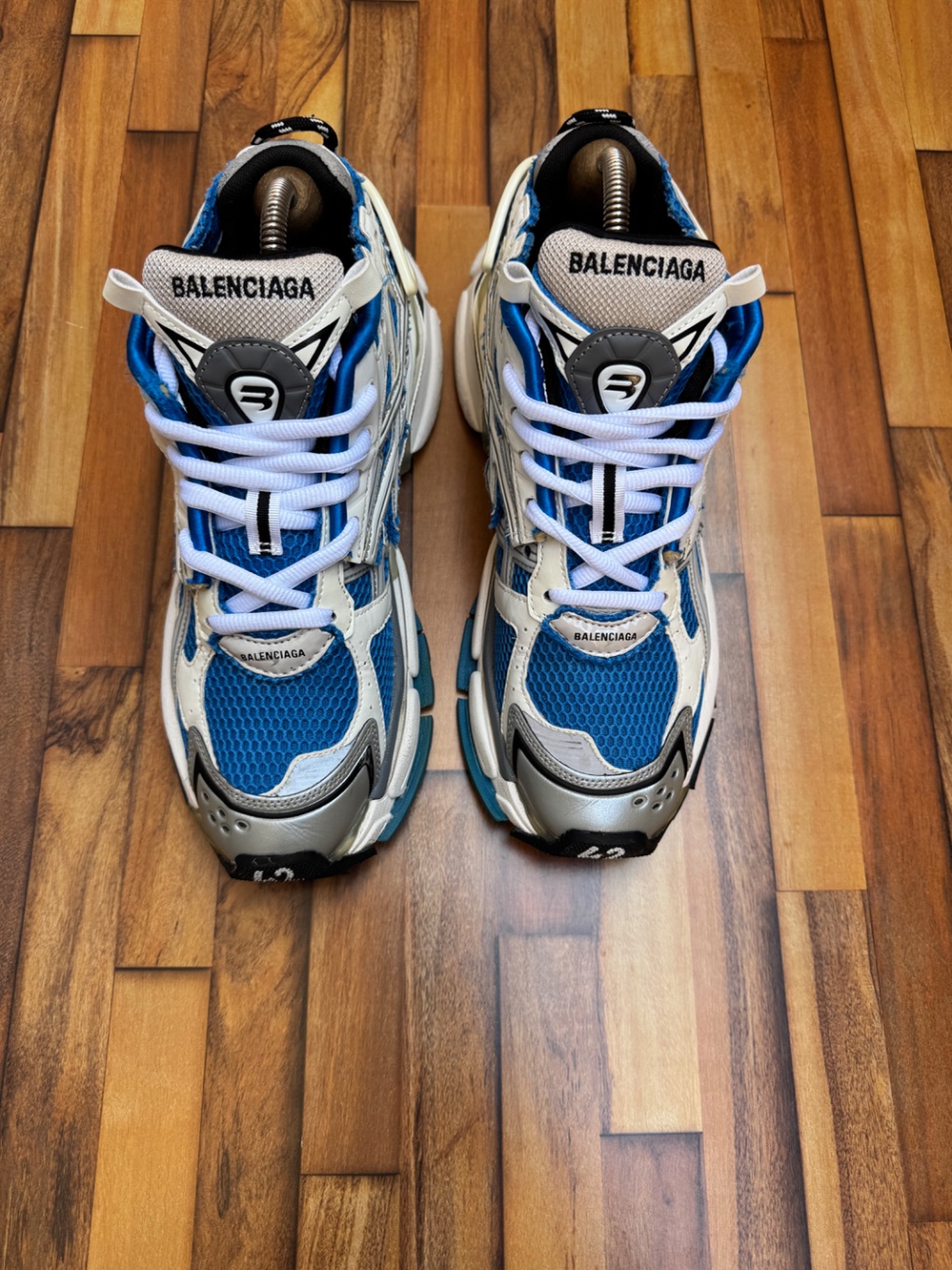 BALENCIAGA RUNNERS 💙