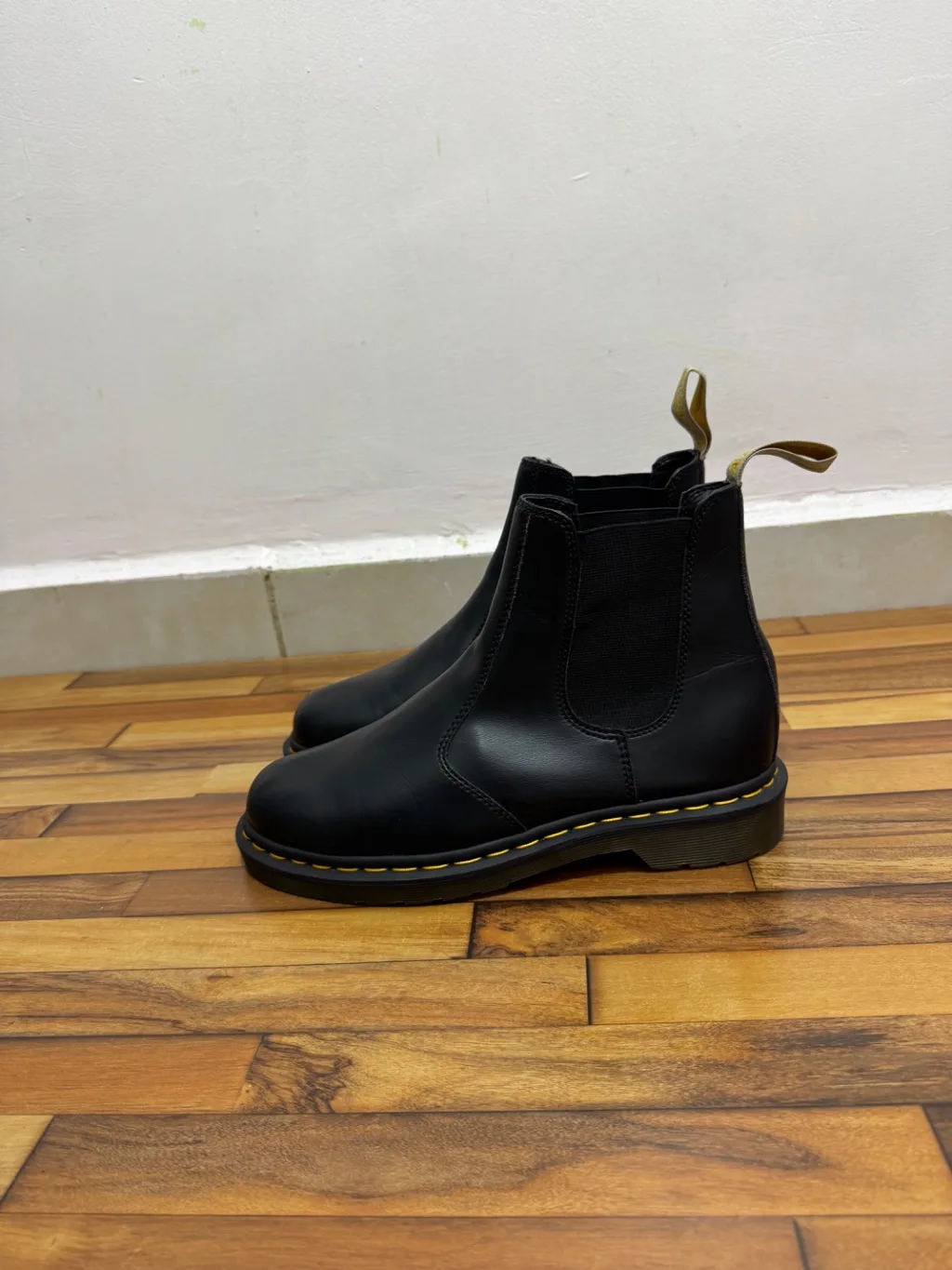 DR MARTENS CHELSEA BOOTS 🖤