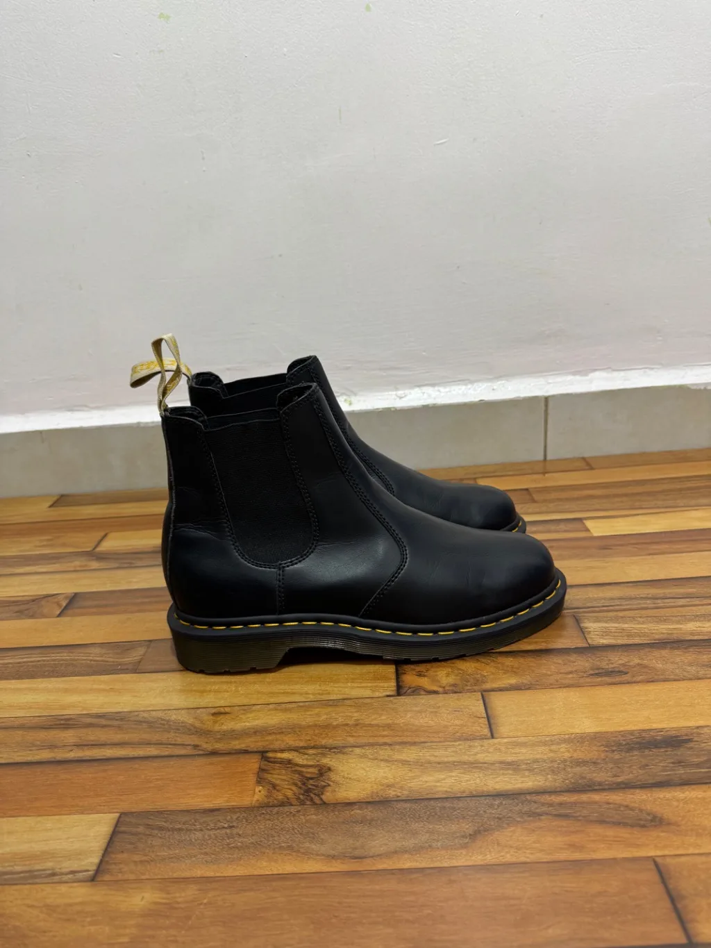 DR MARTENS CHELSEA BOOTS 🖤