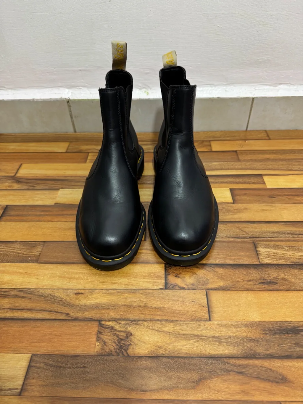 DR MARTENS CHELSEA BOOTS 🖤