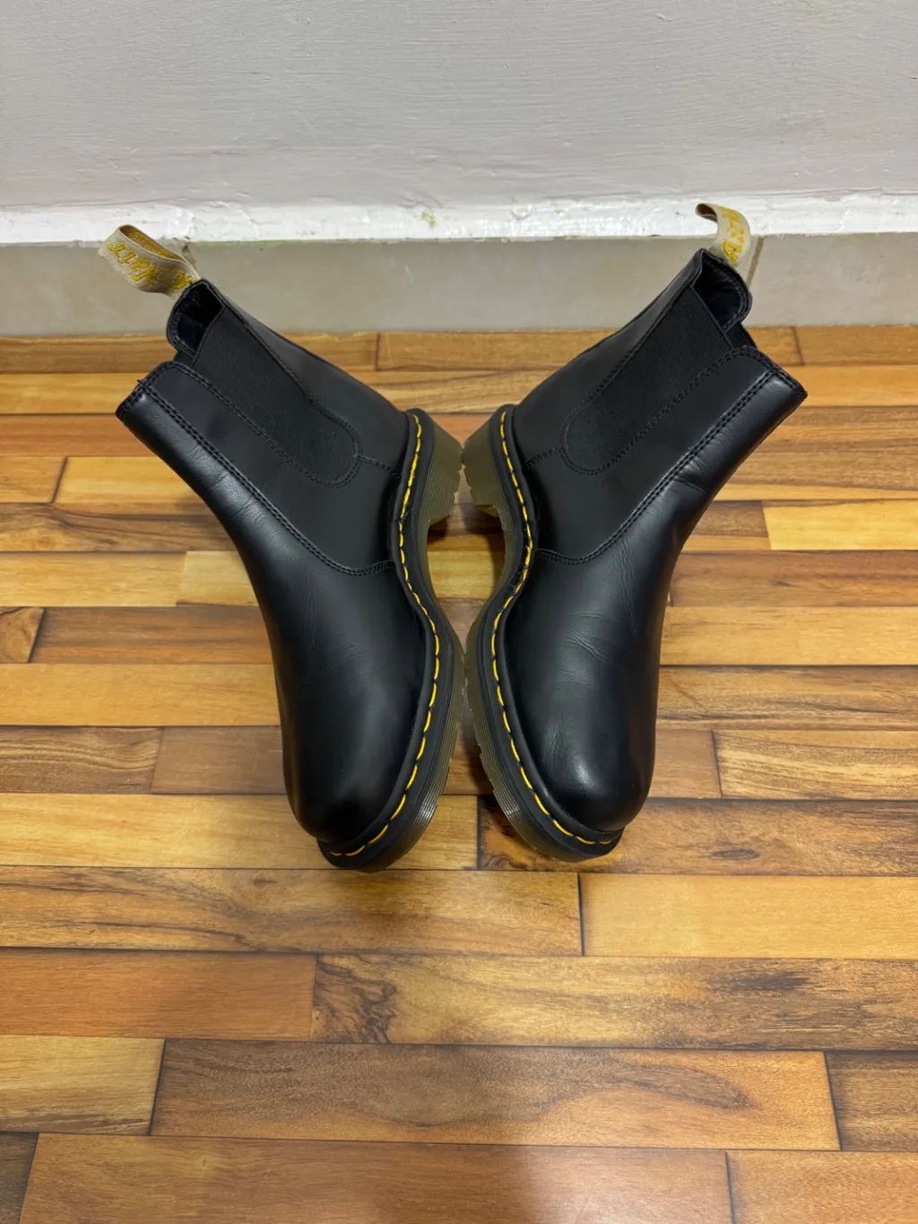 DR MARTENS CHELSEA BOOTS 🖤