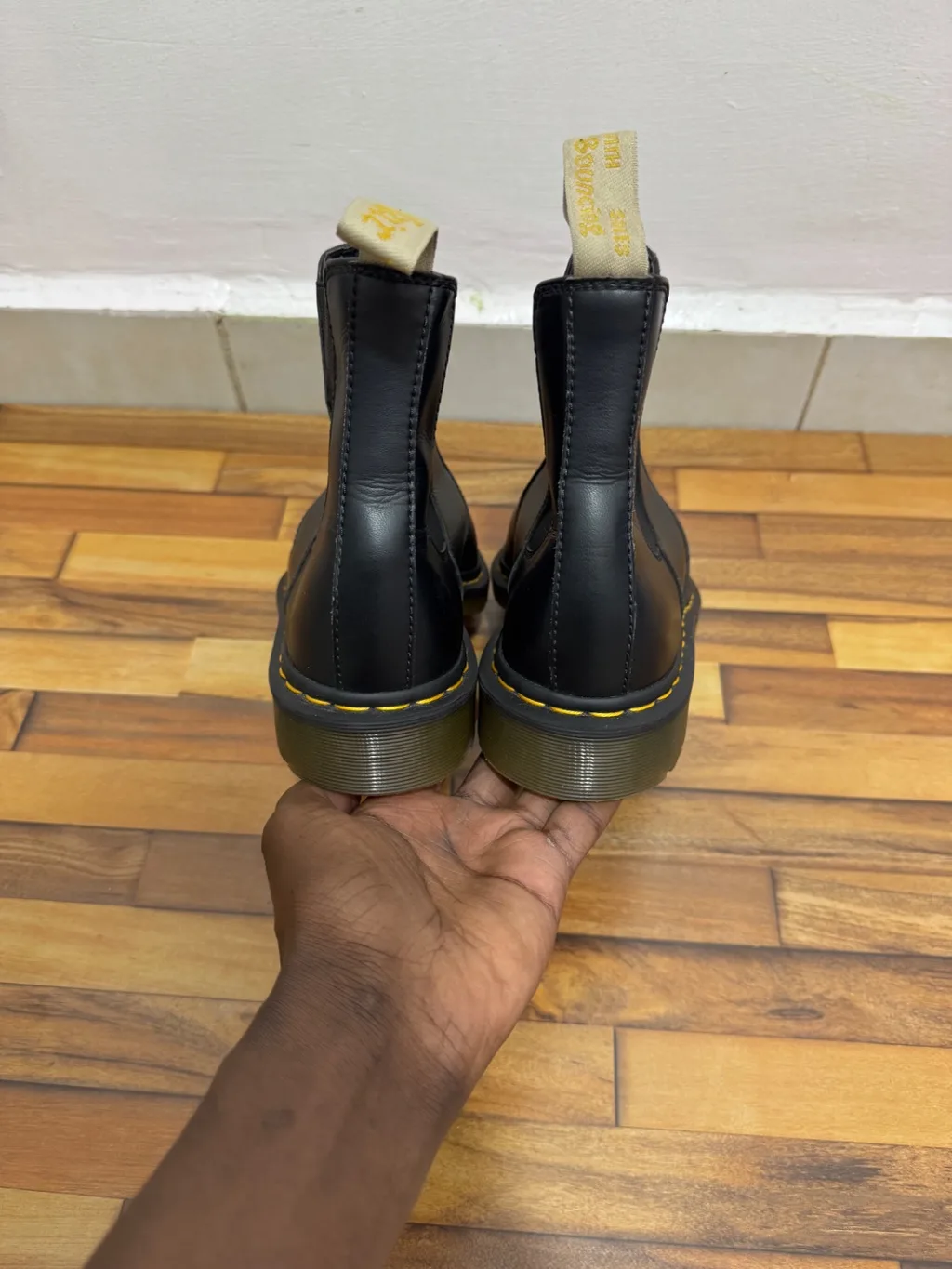 DR MARTENS CHELSEA BOOTS 🖤