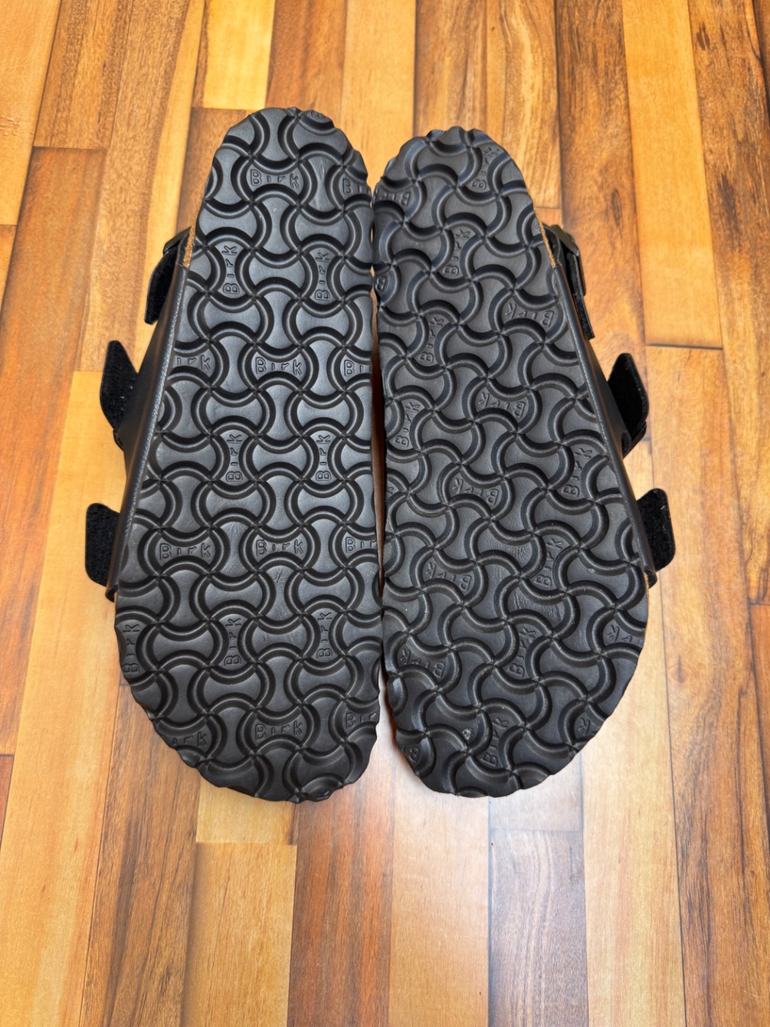BIRKENSTOCK MILANO SANDALS 🖤