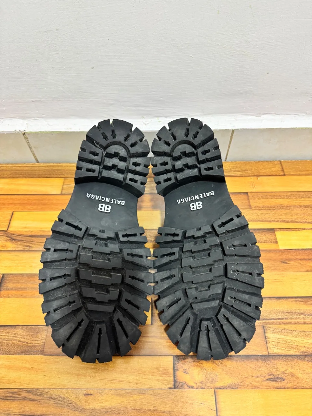 BALENCIAGA TRACTOR DERBY 🖤