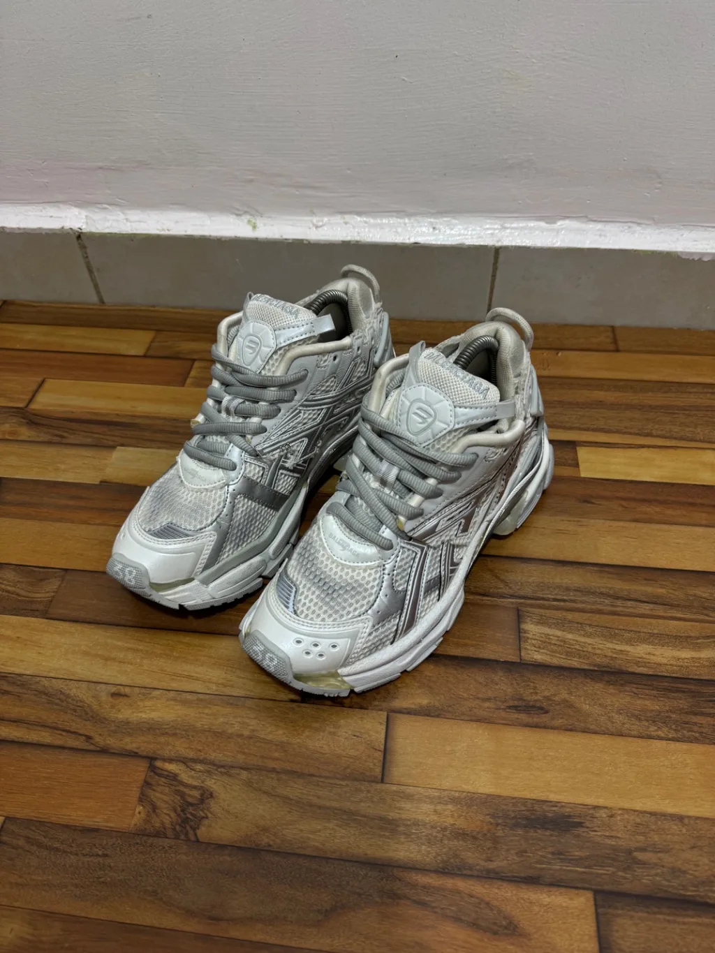 BALENCIAGA RUNNERS 🩶
