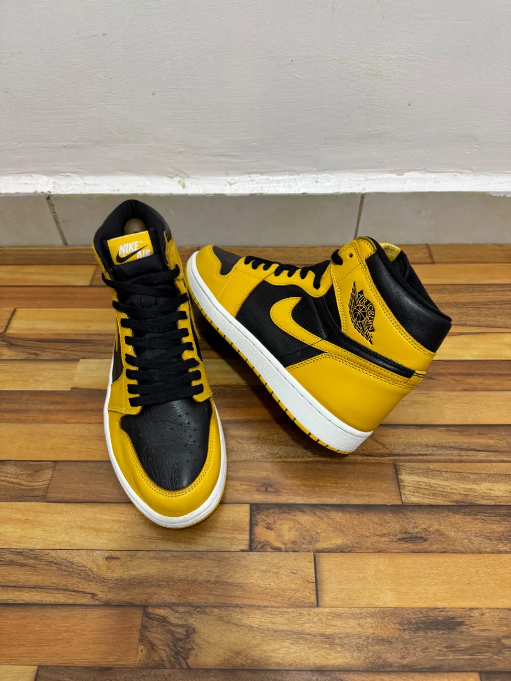 AIR JORDAN 1 HIGH TOP 💛