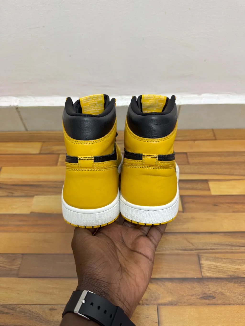 AIR JORDAN 1 HIGH TOP 💛