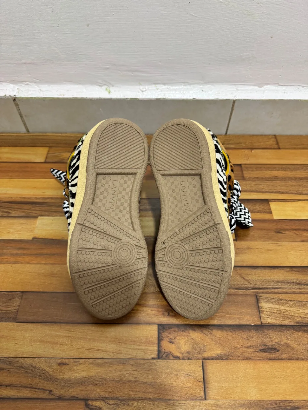 LANVIN CURBS