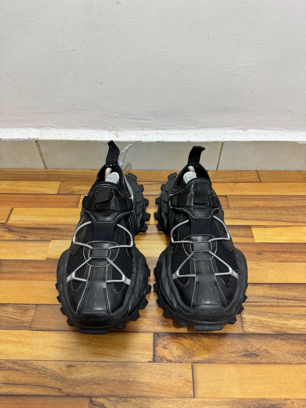 BALENCIAGA HIKE SNEAKERS 🖤