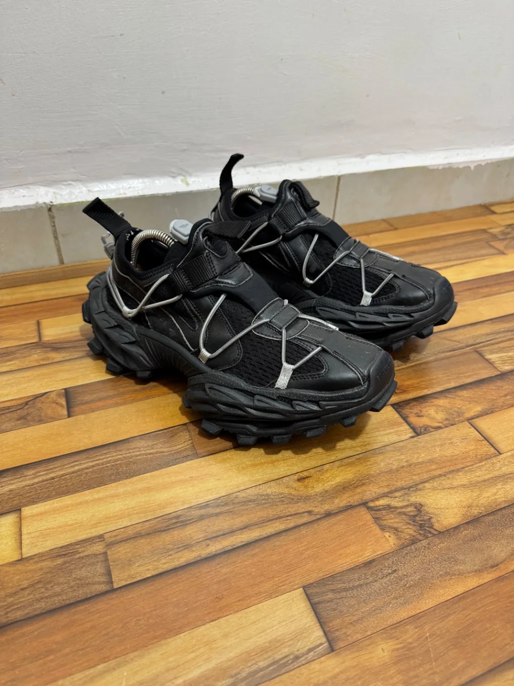 BALENCIAGA HIKE SNEAKERS 🖤