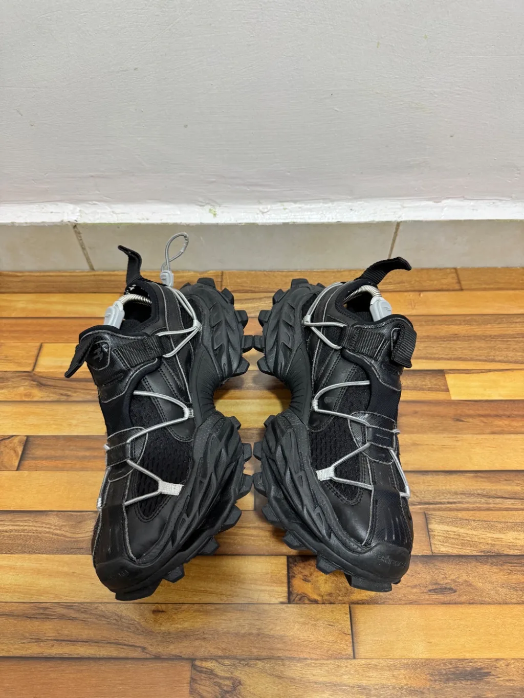 BALENCIAGA HIKE SNEAKERS 🖤
