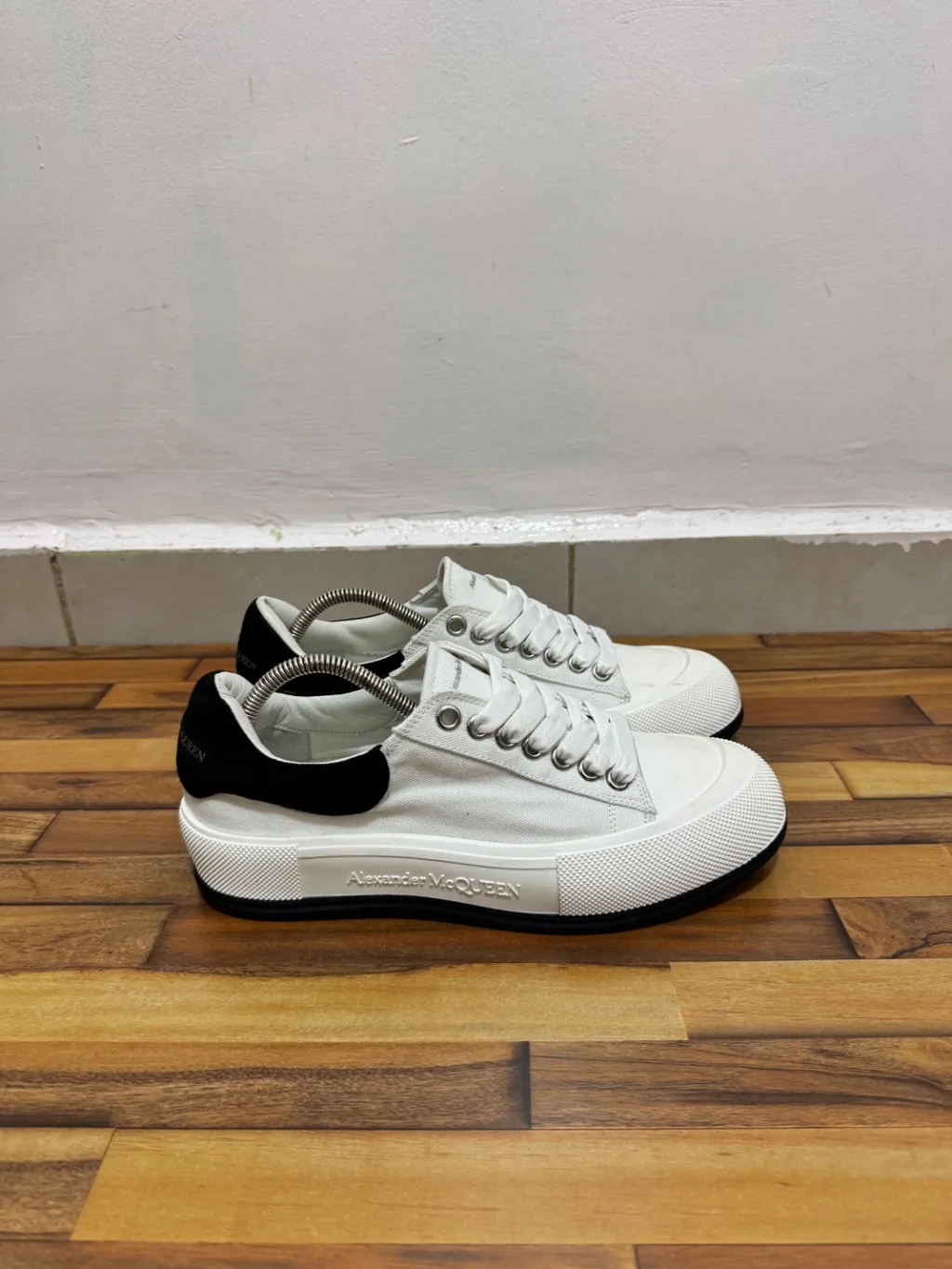 ALEXANDER MCQUEEN