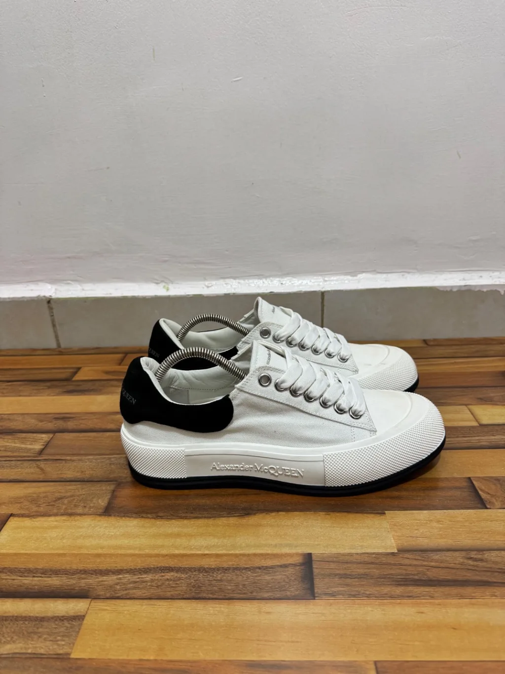ALEXANDER MCQUEEN