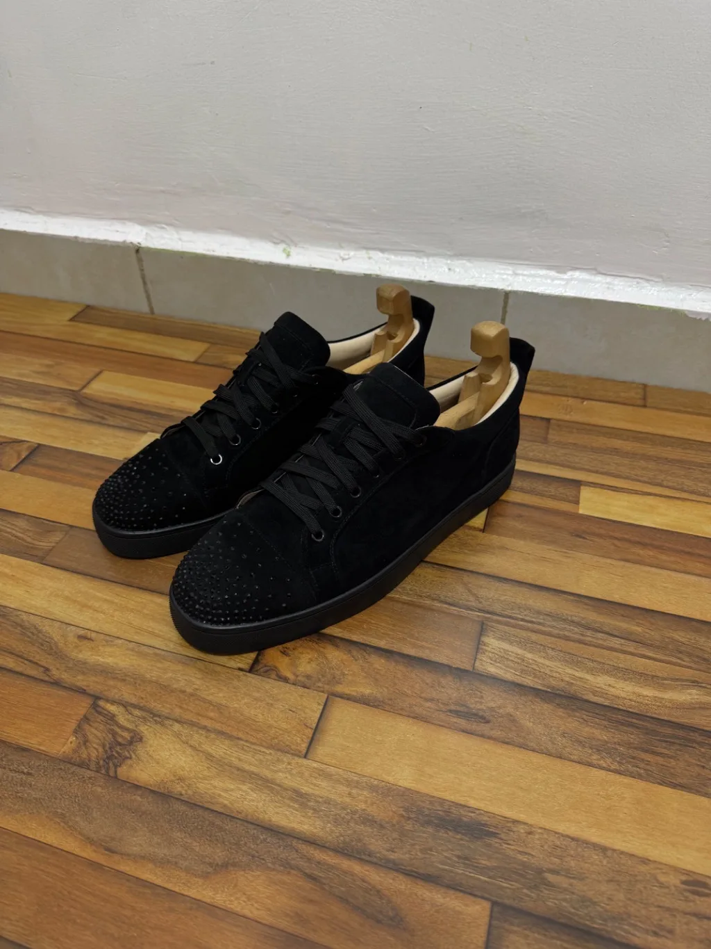 CHRISTIAN LOUBOUTIN 🖤
