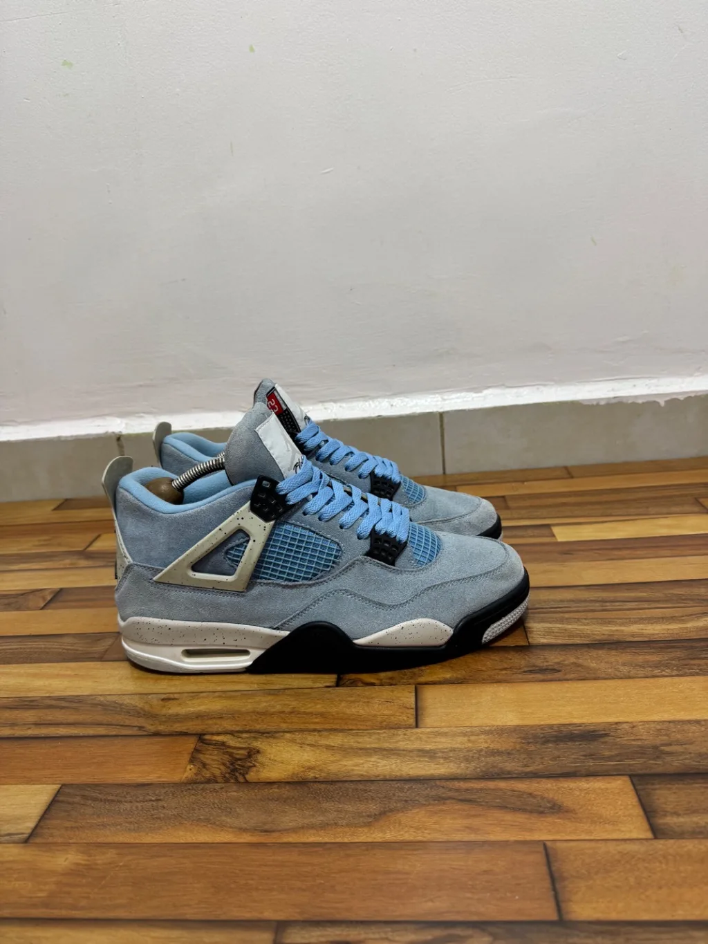 JORDAN 4s