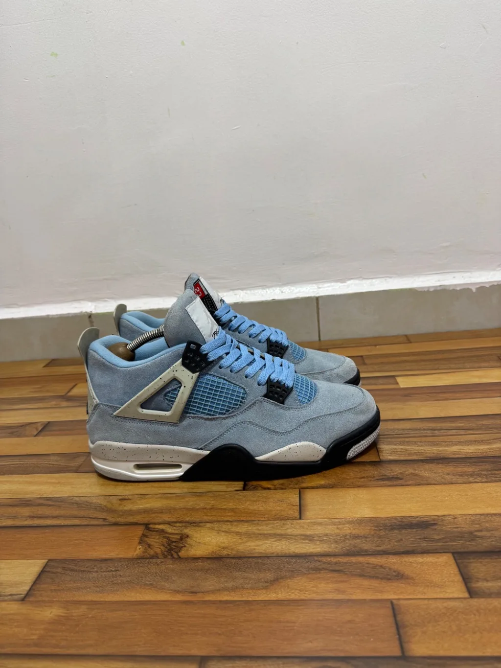 JORDAN 4s