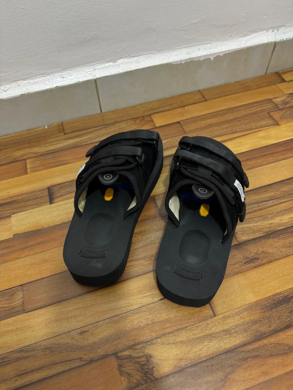 SUICOKE SANDALS 🖤