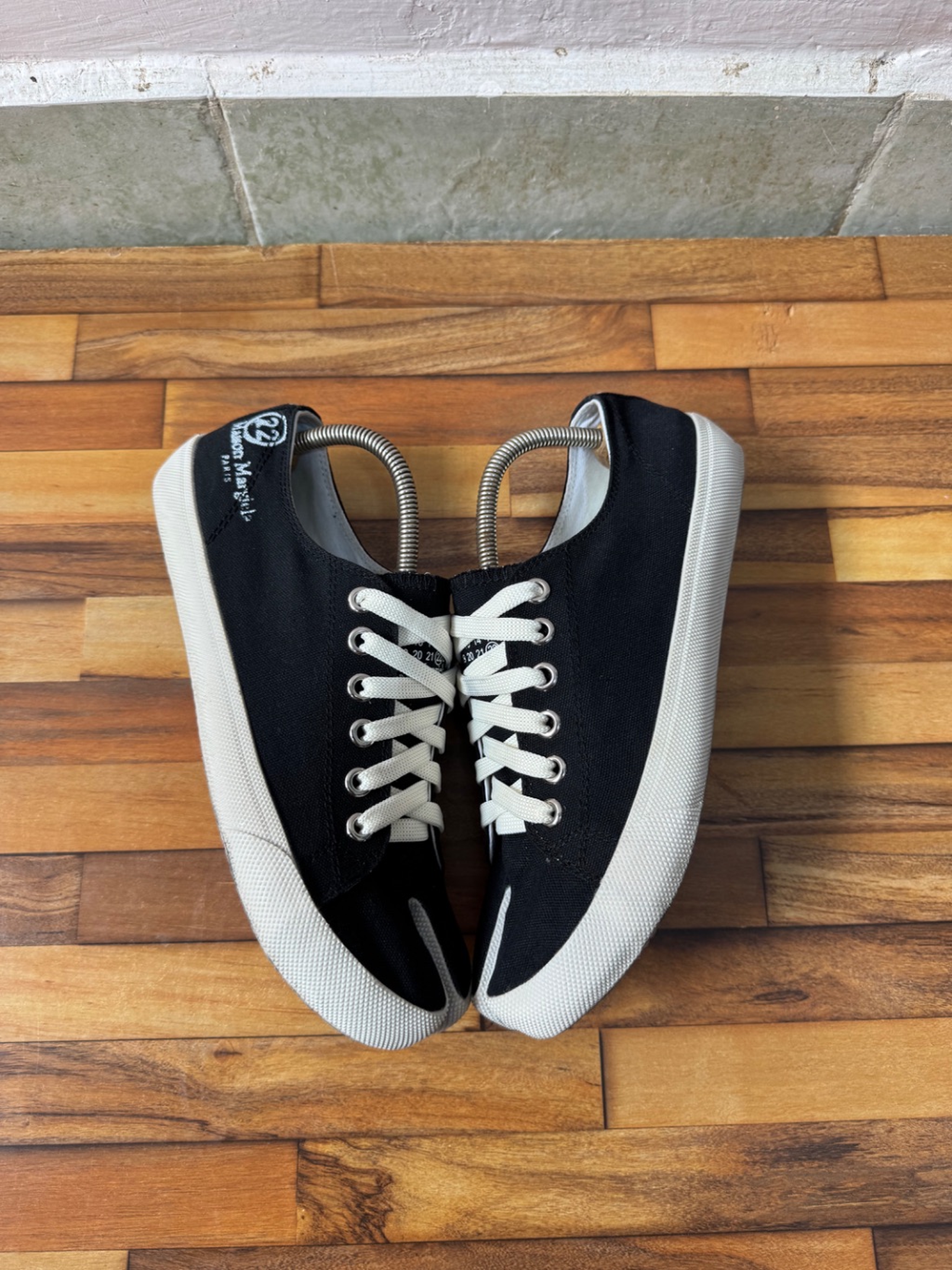 MAISON MARGIELA TABI CANVAS SNEAKERS 🖤
