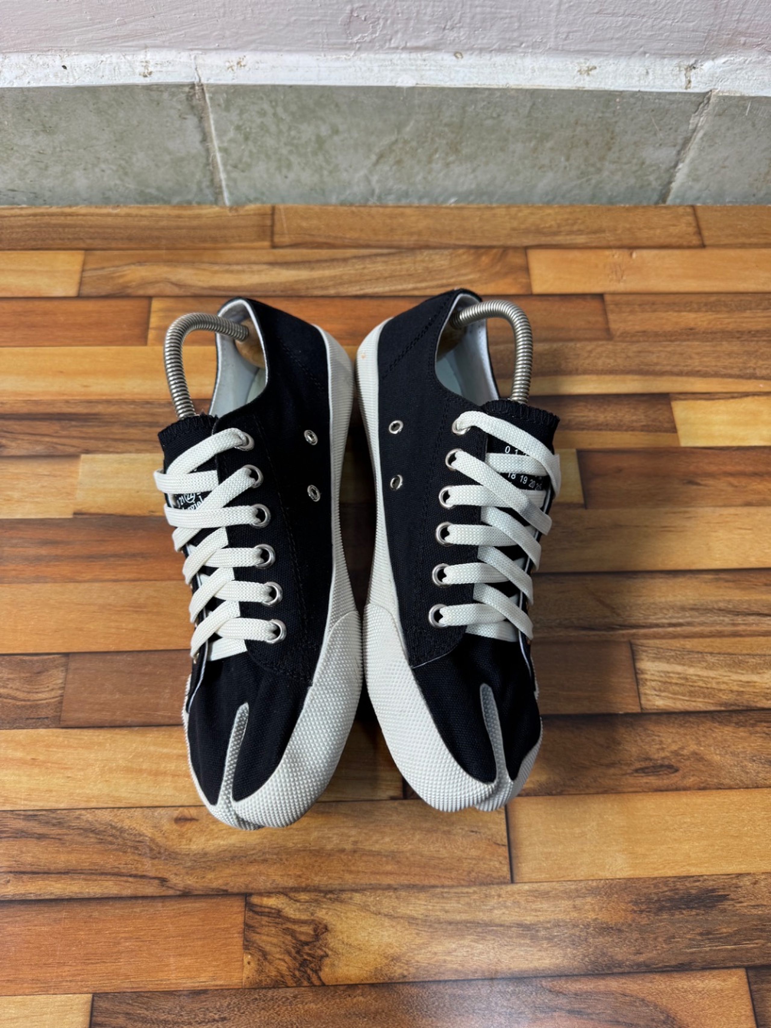 MAISON MARGIELA TABI CANVAS SNEAKERS 🖤