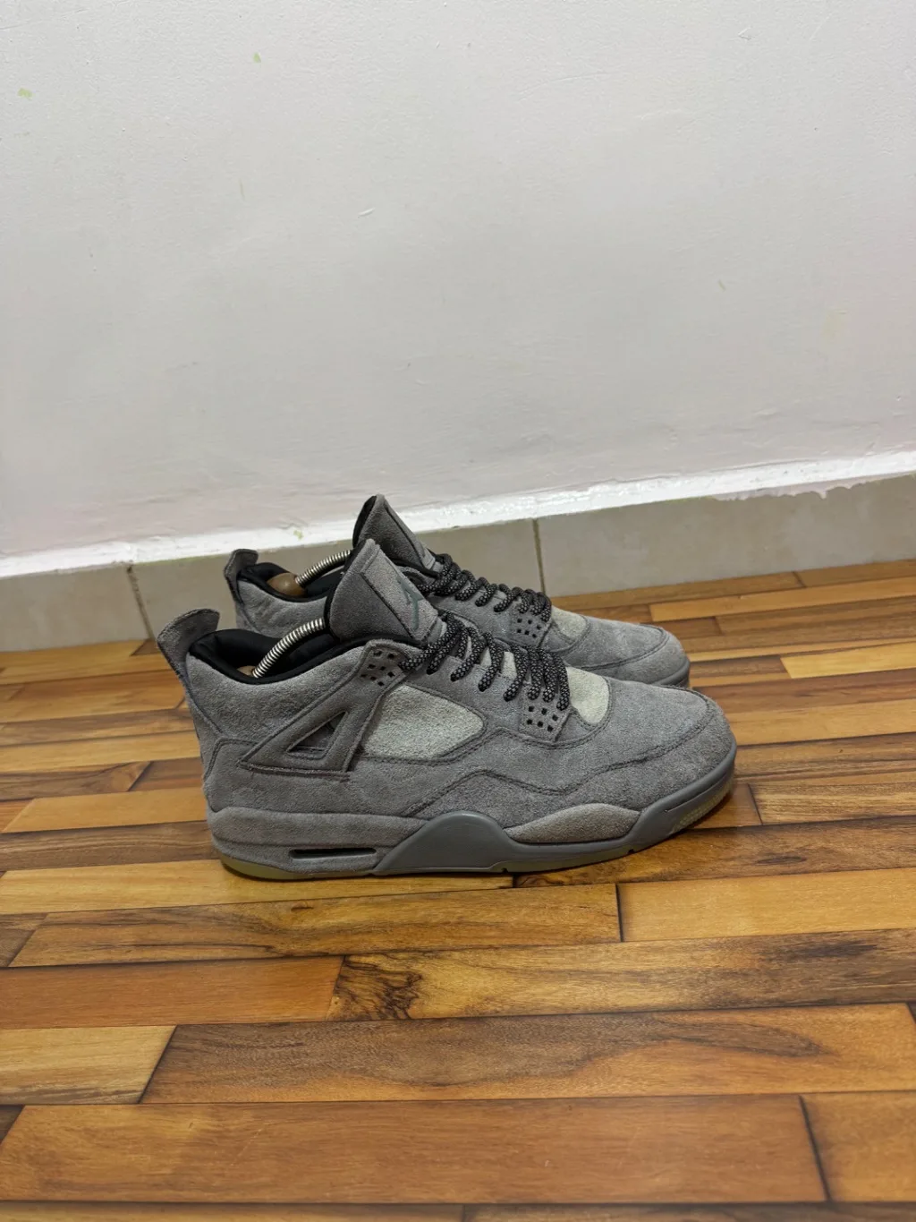JORDAN 4s KAWS 🩶
