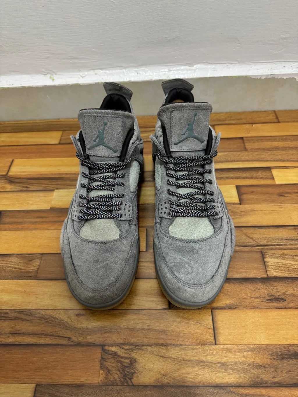 JORDAN 4s KAWS 🩶