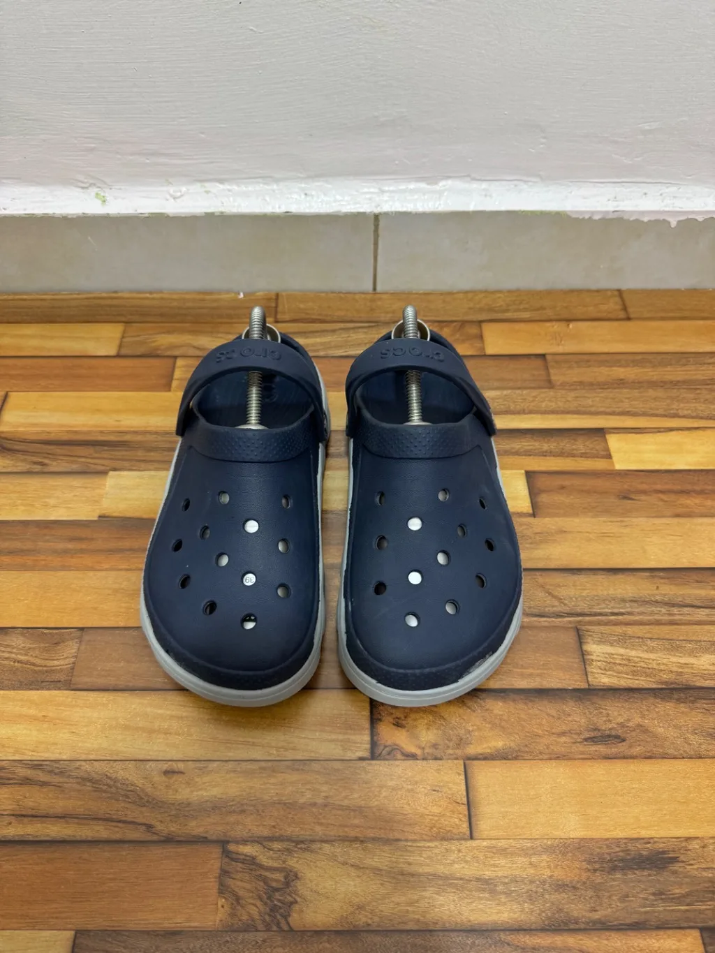 CROCS