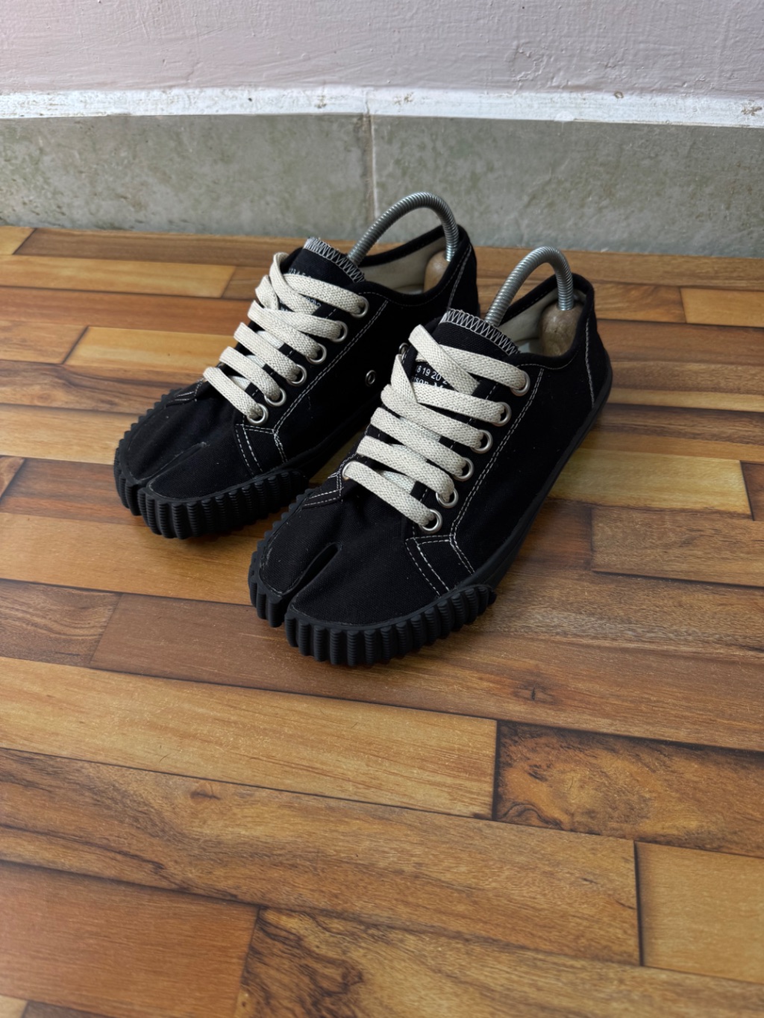 MAISON MARGIELA TABI CANVAS 🖤