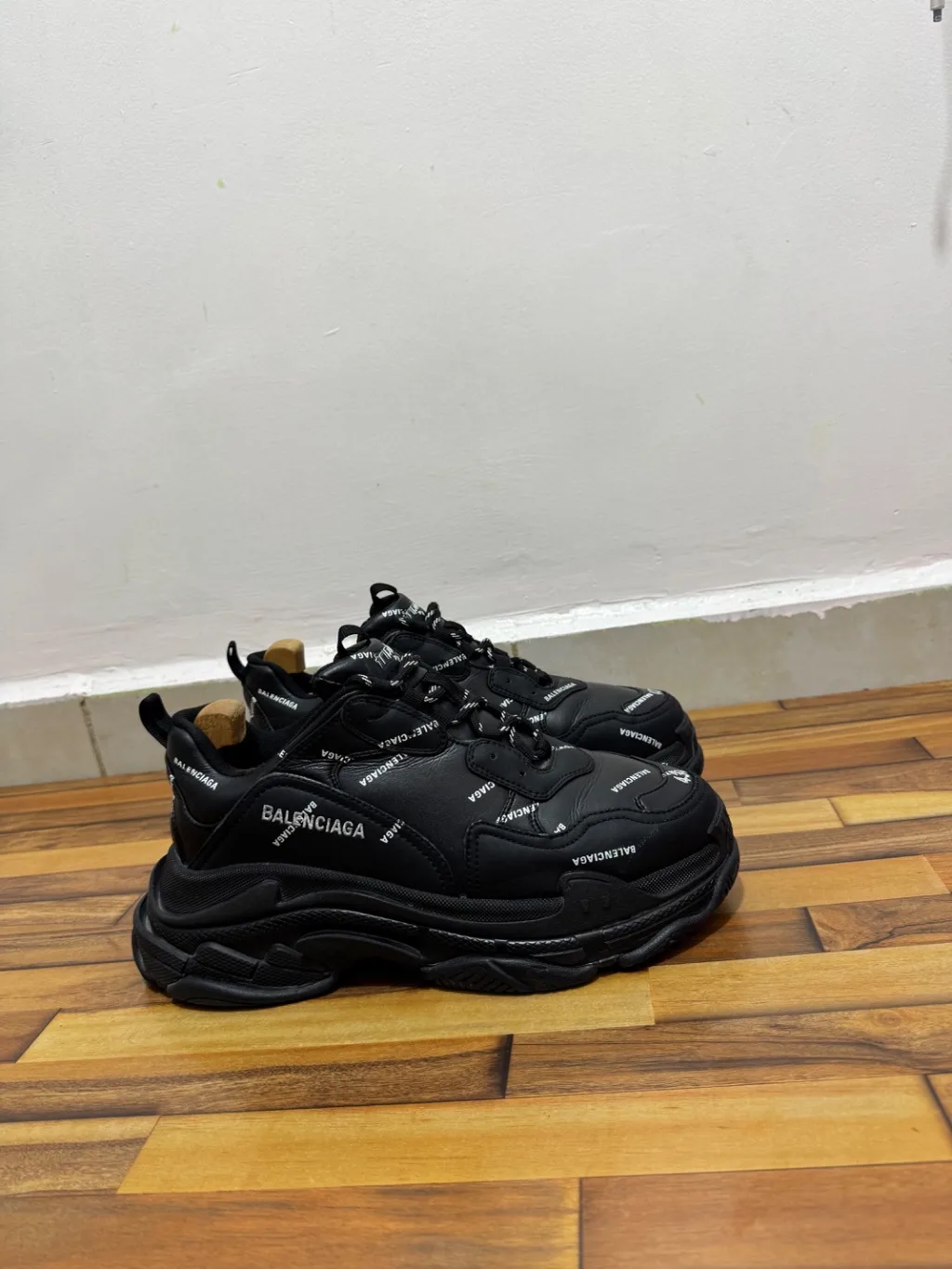 BALENCIAGA TRIPPLE S 🖤