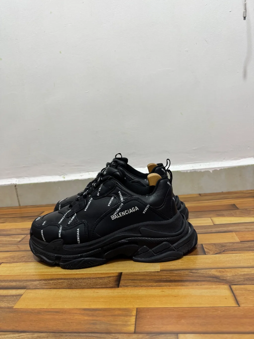 BALENCIAGA TRIPPLE S 🖤