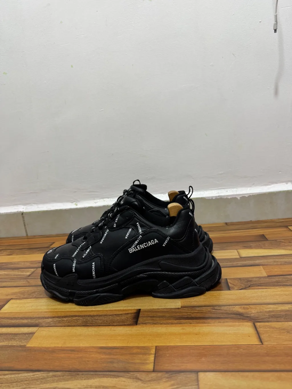 BALENCIAGA TRIPPLE S 🖤