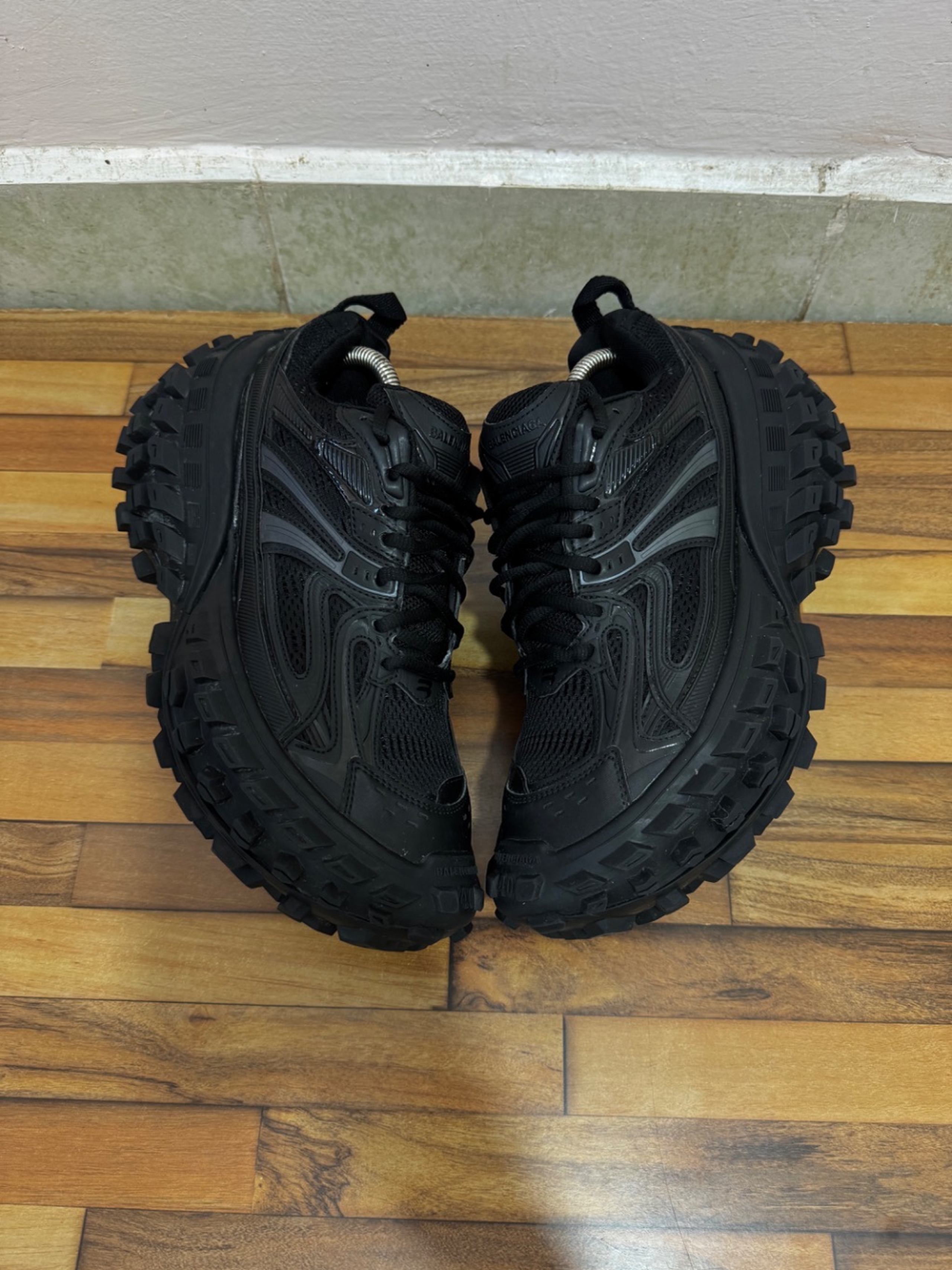 BALENCIAGA DEFENDER 🖤