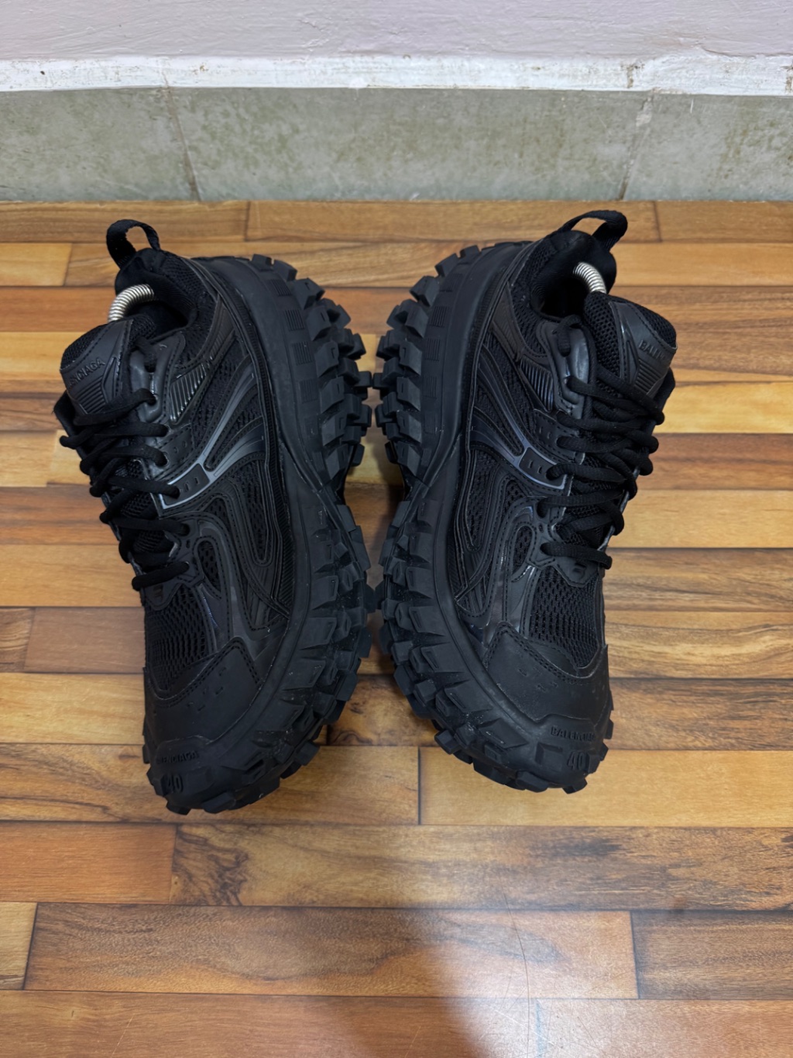 BALENCIAGA DEFENDER 🖤