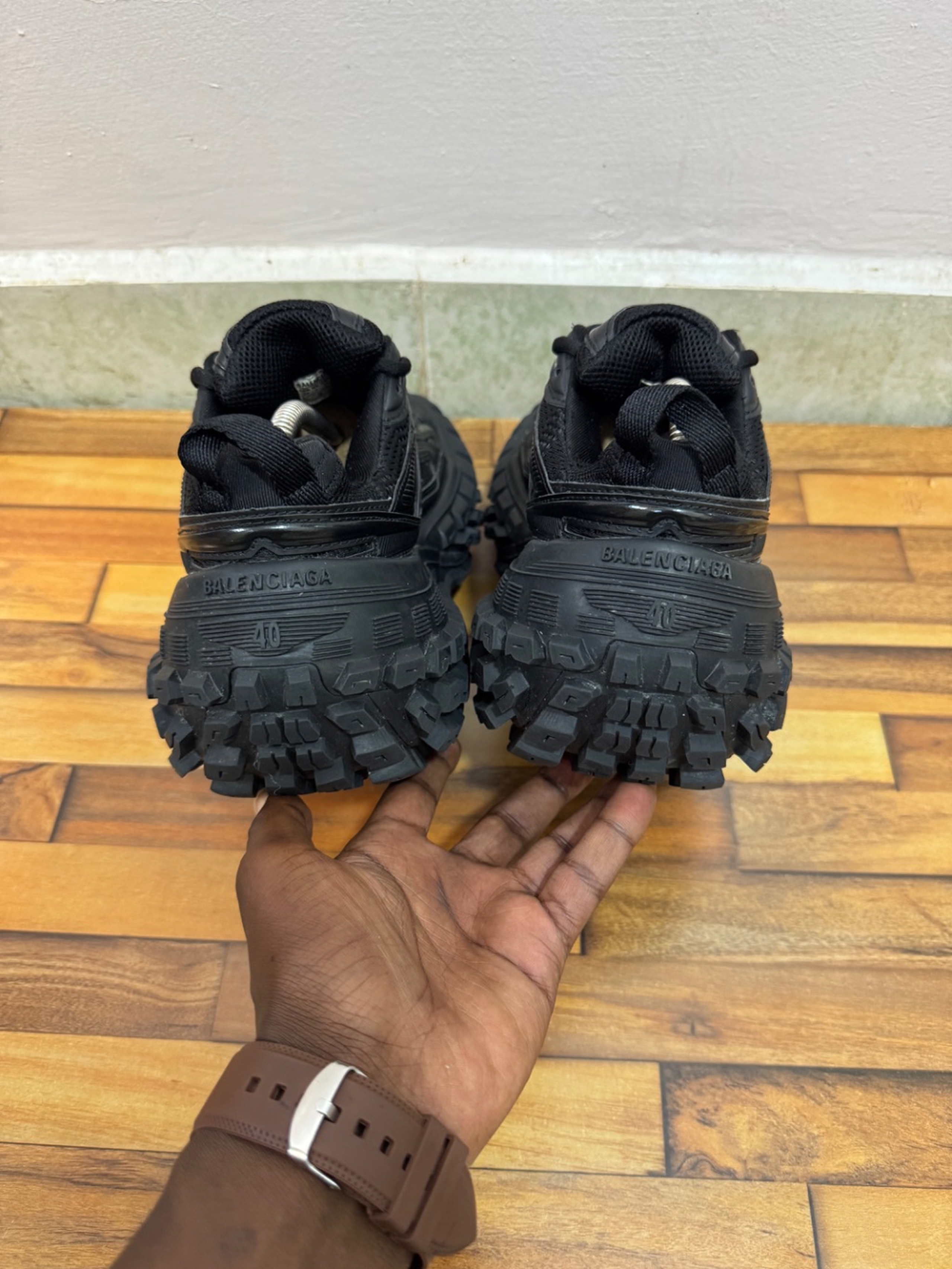 BALENCIAGA DEFENDER 🖤