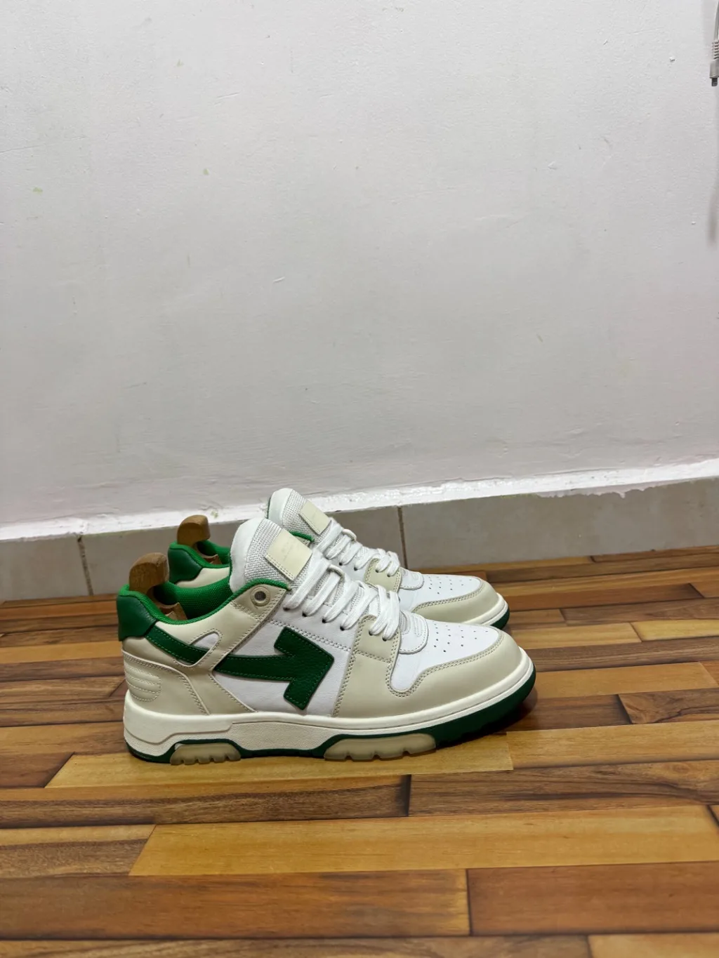 OFF WHITE OUT OF OFFICE 🤍