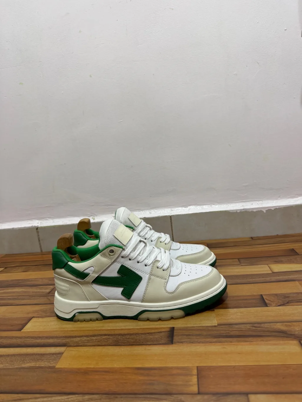OFF WHITE OUT OF OFFICE 🤍