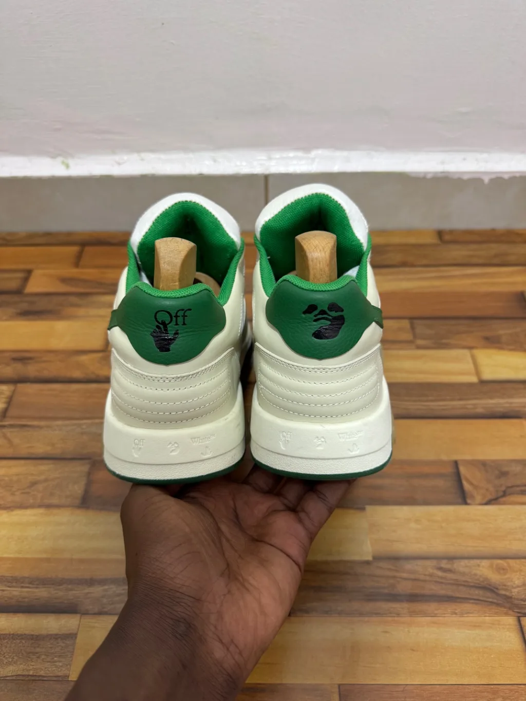 OFF WHITE OUT OF OFFICE 🤍