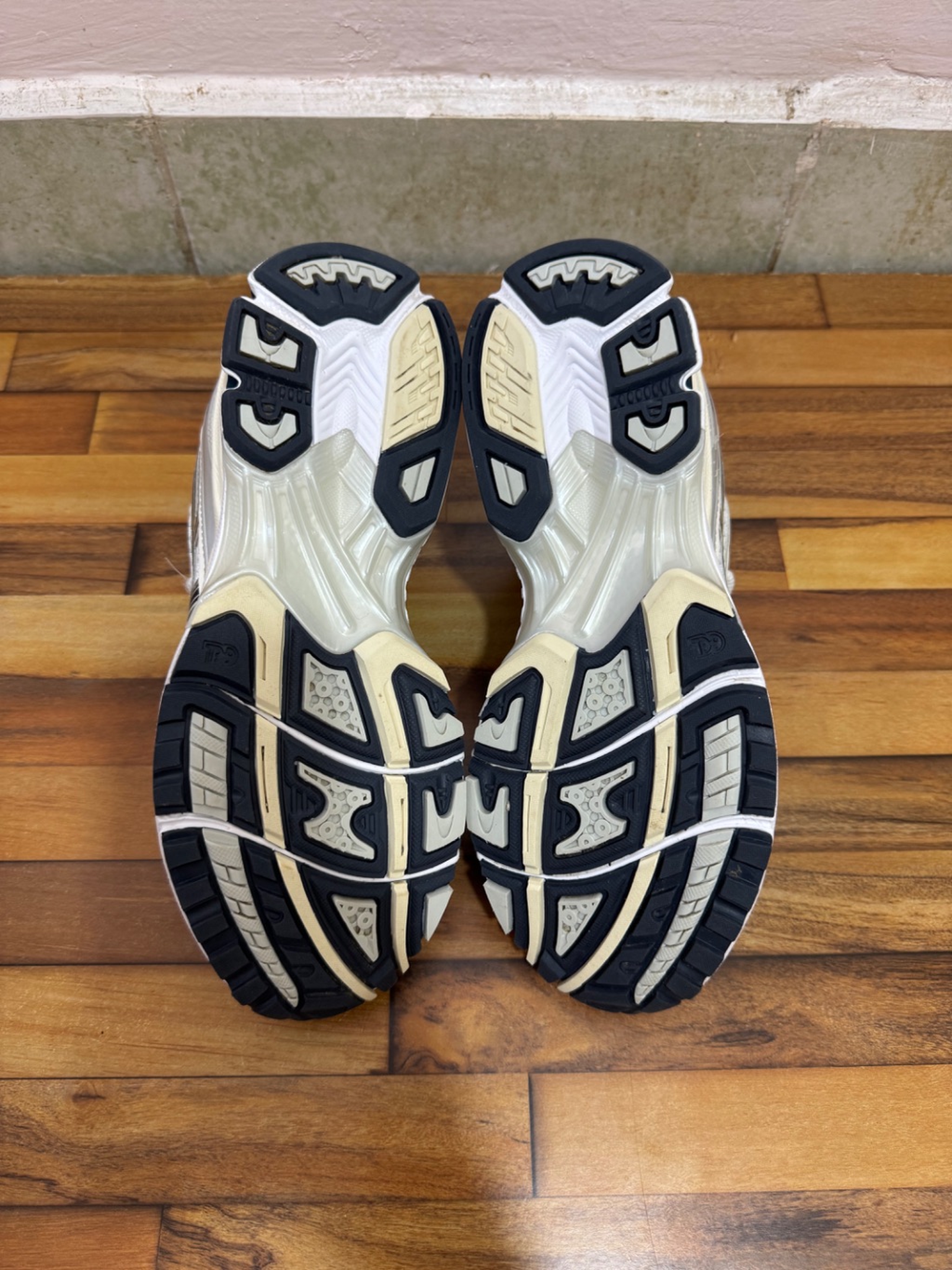 ASICS GEL KAYANO 14