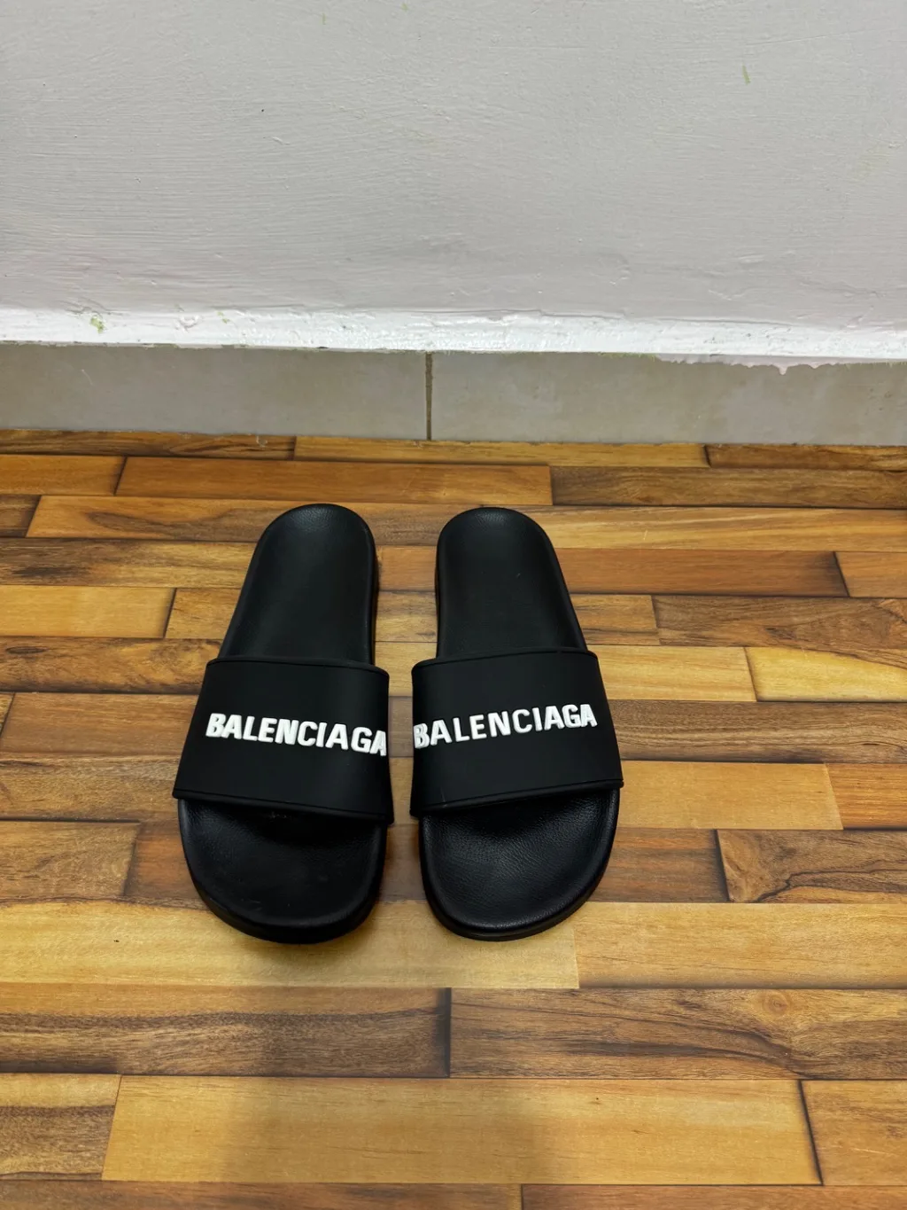 BALENCIAGA SLIDES 🖤