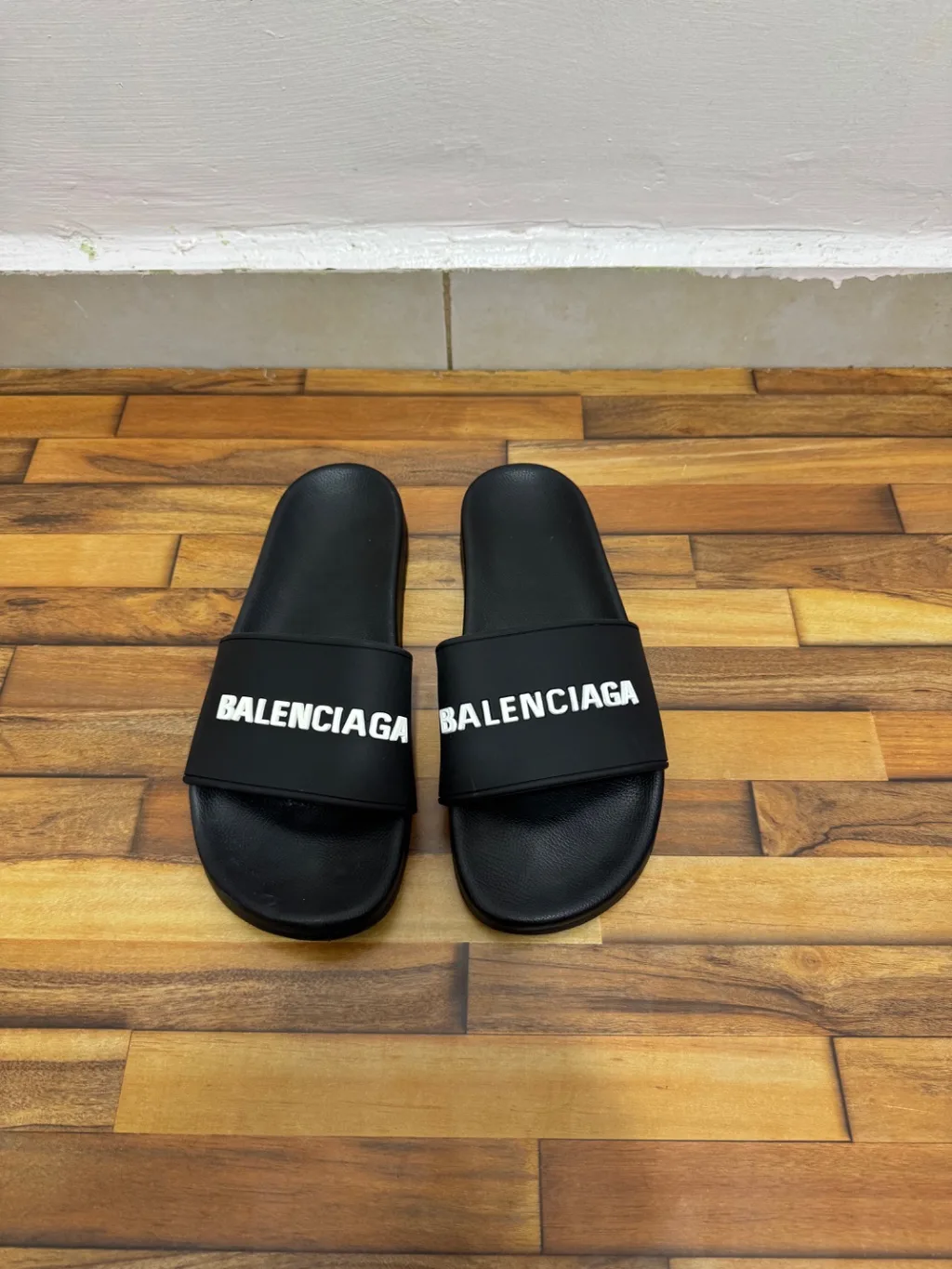 BALENCIAGA SLIDES 🖤